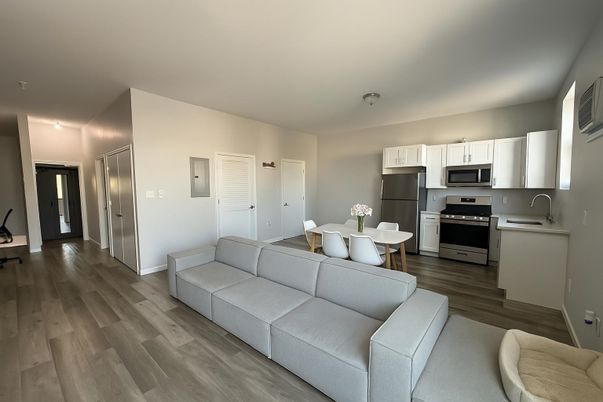 Dining room, Interior, Kitchen, Living room, Stainless Steel Appliances, Wood Texture Flooring