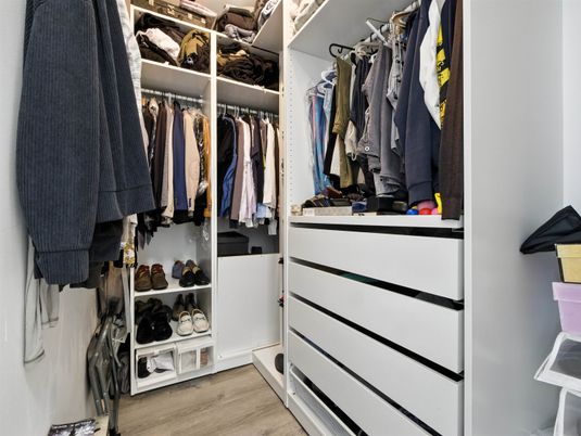 Interior, Walk-in Closets, Wood Texture Flooring