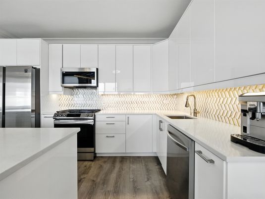 Interior, Kitchen, Stainless Steel Appliances, Wood Texture Flooring