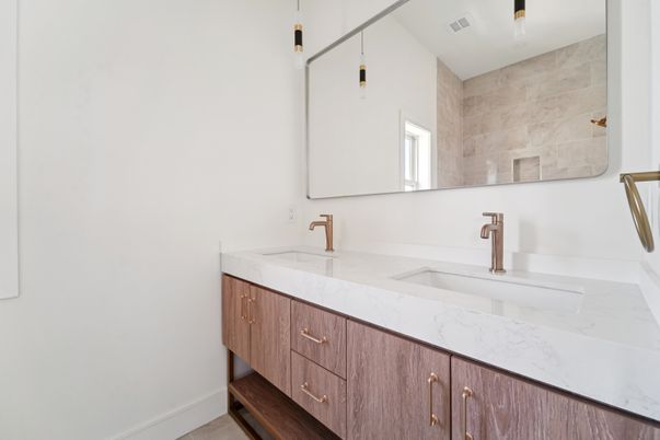 Bathroom, Dual Sink Vanities, Interior