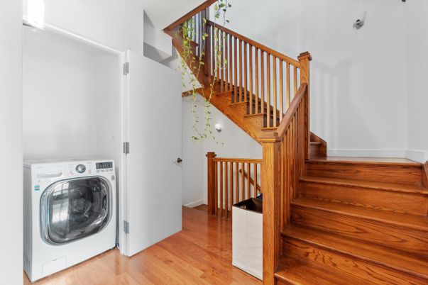 Interior, Utility Closets, Washer, Wood Texture Flooring