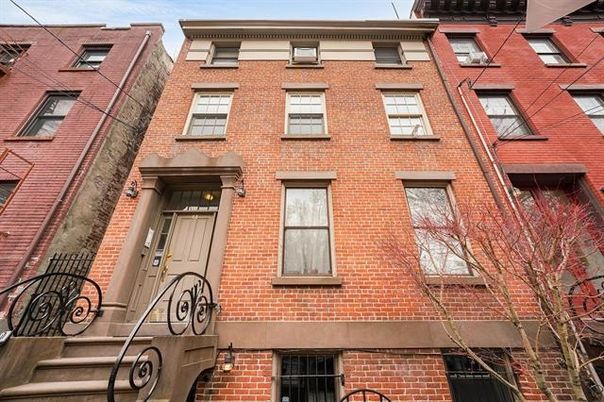 Exterior, Facade, Brick Facade, Rowhouse