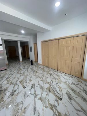 Empty room, Interior, Marble, Recessed Lighting