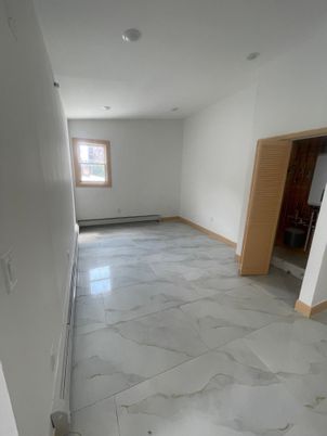 Empty room, Interior, Marble, Recessed Lighting