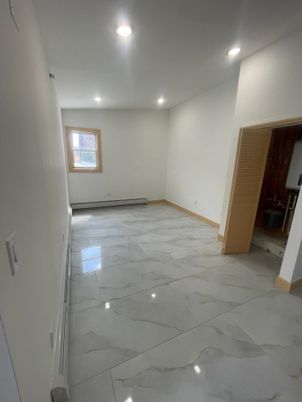 Empty room, Interior, Marble, Recessed Lighting