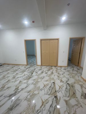 Empty room, Interior, Marble, Recessed Lighting