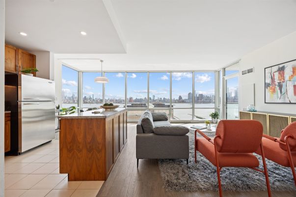 Interior, Kitchen, Living room, Pendant Lights, Recessed Lighting, Stainless Steel Appliances, Water