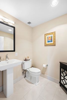 Bathroom, Interior, Recessed Lighting