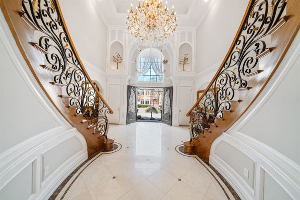 Chandelier, Interior