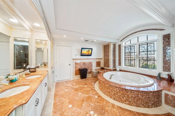 Bathroom, Dual Sink Vanities, Fireplace, Interior, Recessed Lighting
