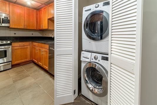 Interior, Kitchen, Stainless Steel Appliances, Utility Closets, Washer