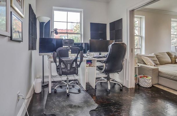 Home Office, Interior