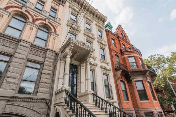Exterior, Facade, Brownstone