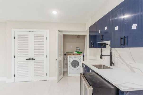 Interior, Recessed Lighting, Utility Closets, Washer