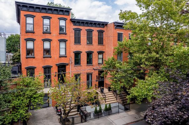 Exterior, Facade, Brick Facade, Rowhouse