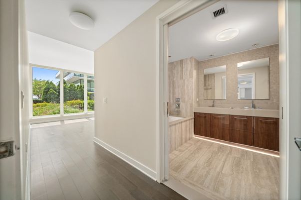 Bathroom, Dual Sink Vanities, Interior, Wood Texture Flooring