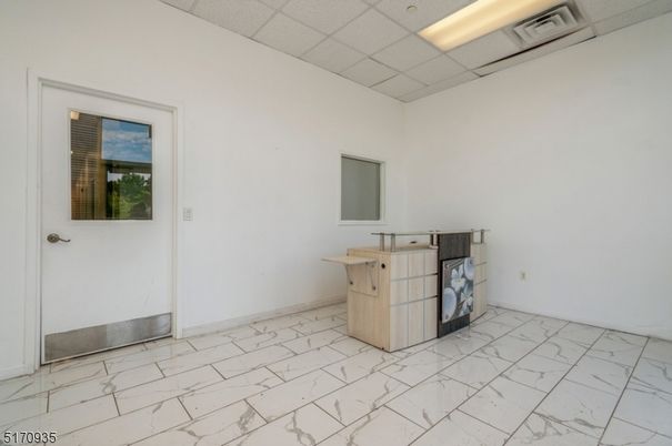 Bathroom, Interior, Marble, Recessed Lighting