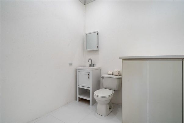 DE Listing image placeholder