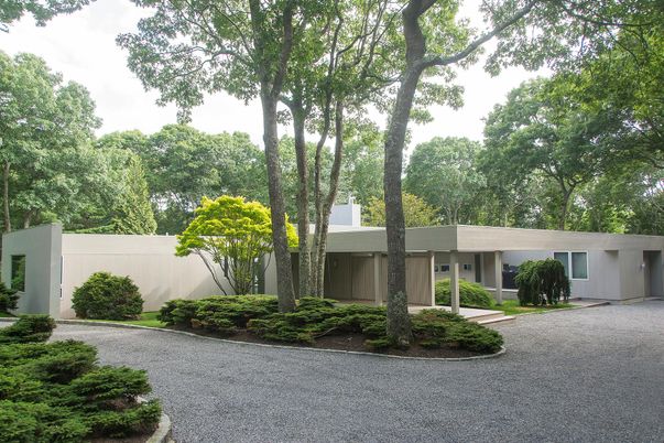 Backyard, Exterior, Facade, Ranch