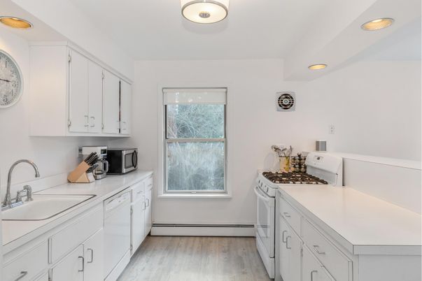 Interior, Kitchen, Recessed Lighting, Wood Texture Flooring