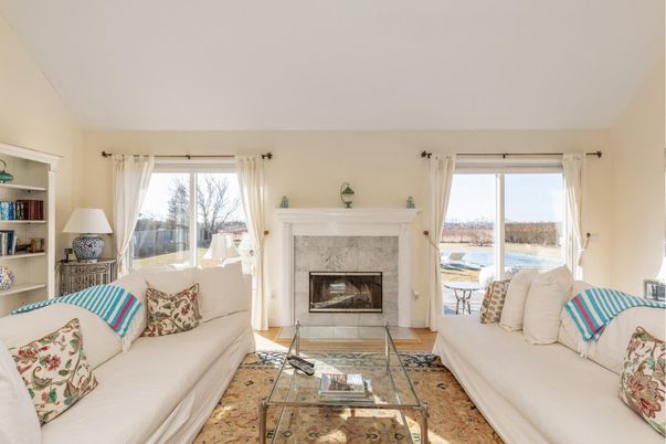 Fireplace, Interior, Living room, Water