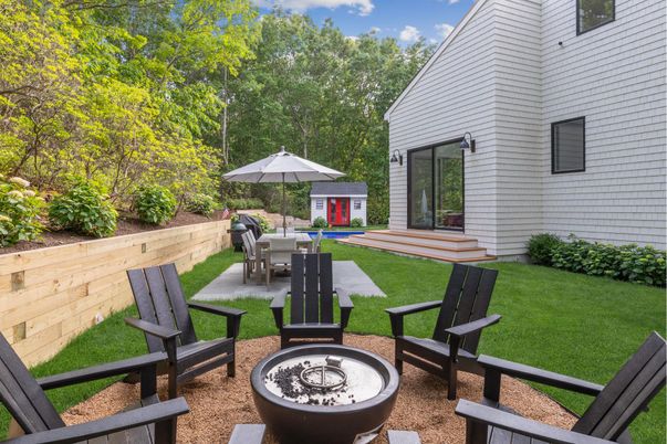 Backyard, Exterior
