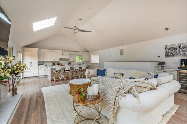Interior, Kitchen, Living room, Pendant Lights, Wood Texture Flooring