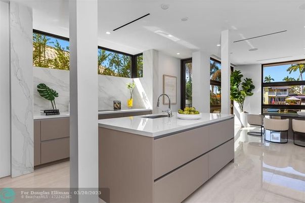 Dining room, Interior, Kitchen, Marble Walls, Recessed Lighting