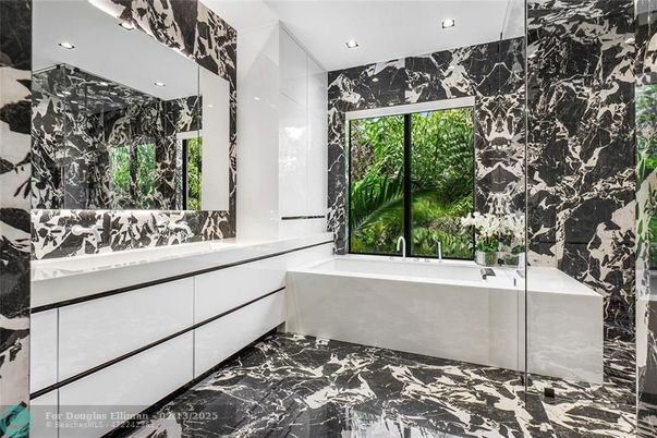 Bathroom, Interior, Marble, Marble Walls, Recessed Lighting