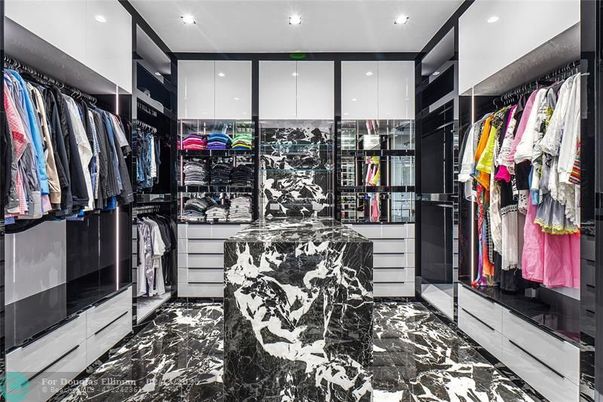 Interior, Marble, Recessed Lighting, Walk-in Closets