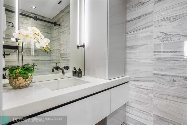 Bathroom, Interior, Marble Walls, Recessed Lighting