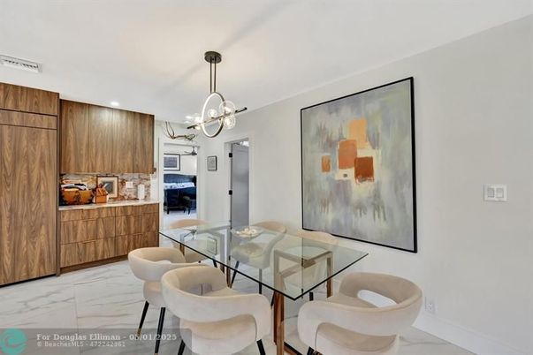 Dining room, Interior, Kitchen, Marble, Pendant Lights