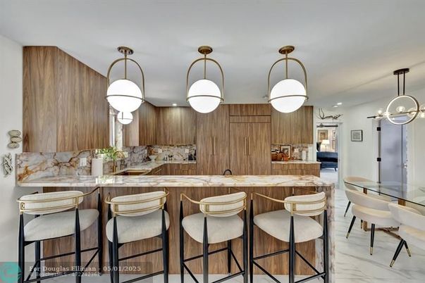 Dining room, Interior, Kitchen, Marble, Pendant Lights