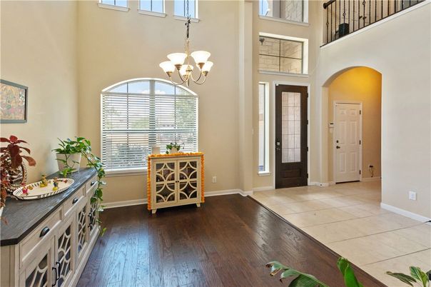 Chandelier, Interior, Wood Texture Flooring