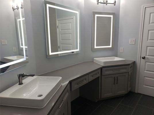 Bathroom, Dual Sink Vanities, Interior