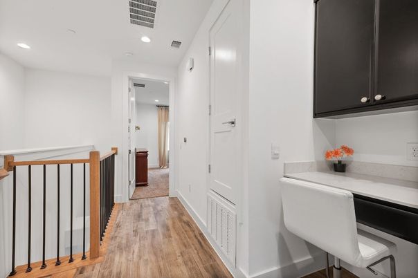 Interior, Recessed Lighting, Wood Texture Flooring