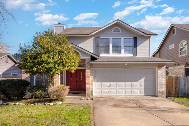 Attached, Exterior, Facade, American Craftsman