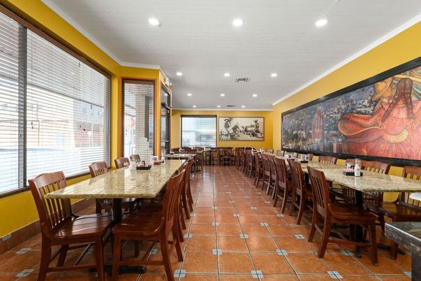 Dining room, Interior, Recessed Lighting