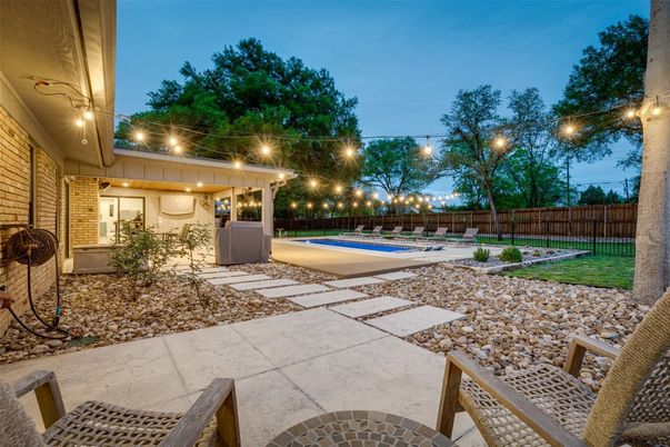 Backyard, Exterior
