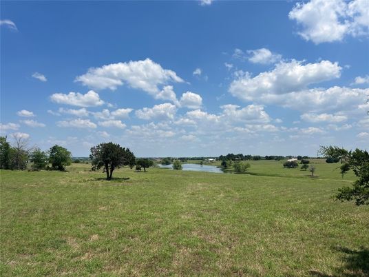 Exterior, Lake