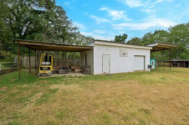 Backyard, Detached Garage, Exterior