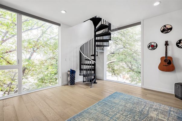 Interior, Recessed Lighting, Wood Texture Flooring