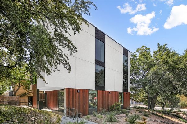 Backyard, Exterior, Facade, Modern