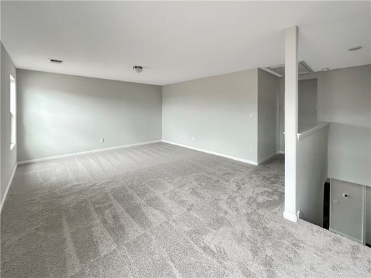 Empty room, Interior
