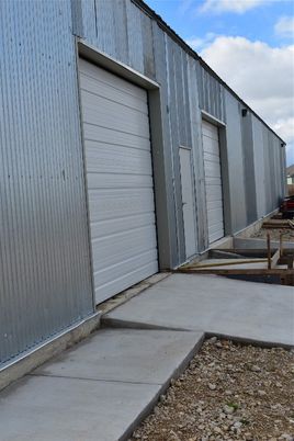 Detached Garage, Exterior