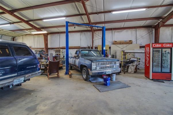 Garage, Interior