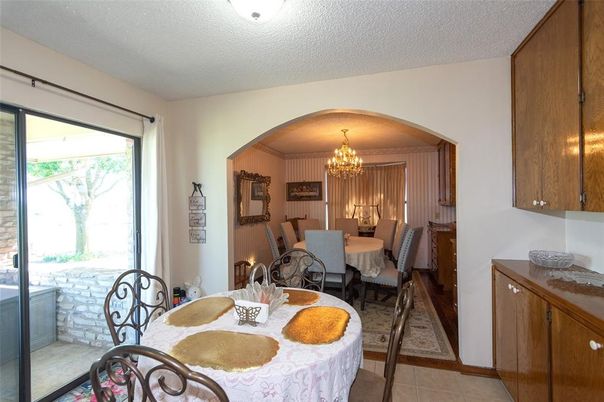 Chandelier, Dining room, Interior