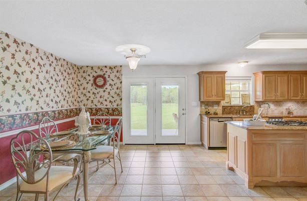 Chandelier, Dining room, Interior, Kitchen