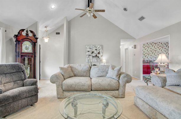 Interior, Living room, Pendant Lights, Recessed Lighting
