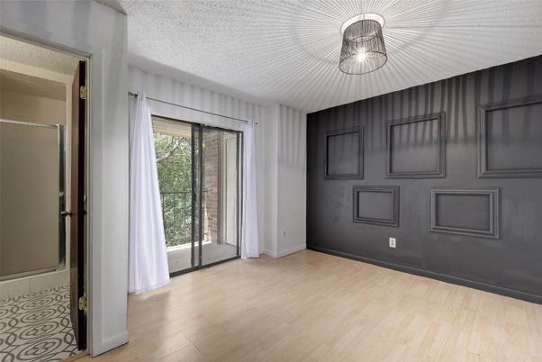 Empty room, Interior, Pendant Lights, Wood Texture Flooring